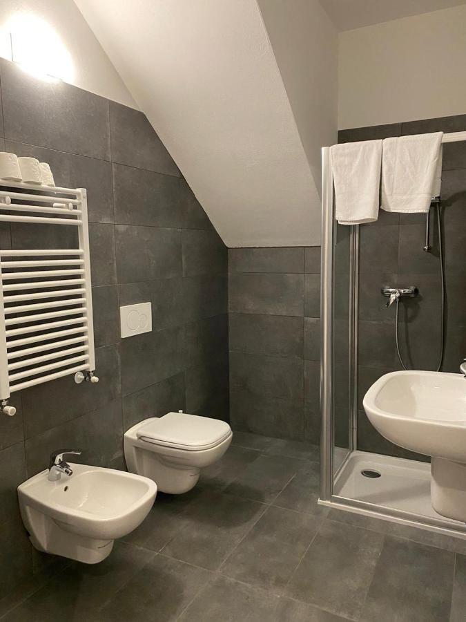 Modern Apartments Lake View With Pool Musso Luaran gambar